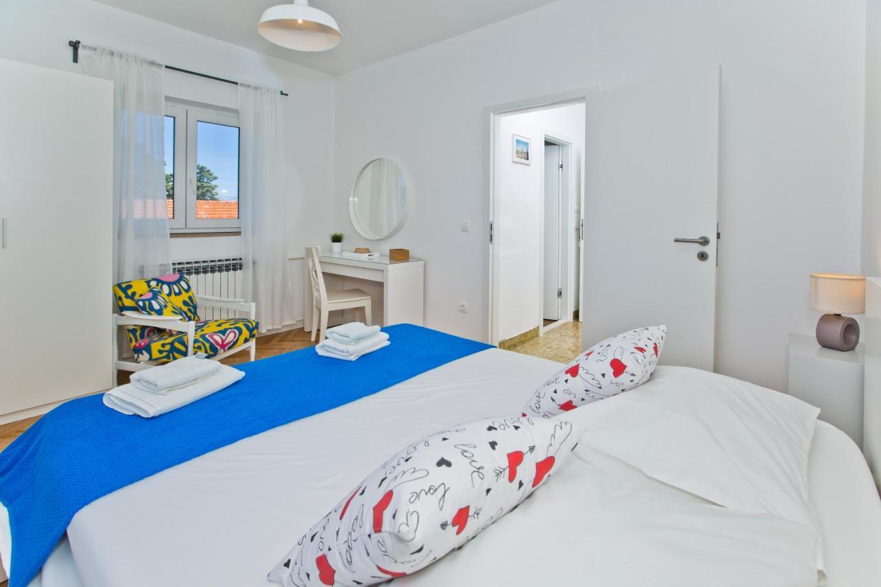 Villa Tota Glamur เยลซา ภายนอก รูปภาพ