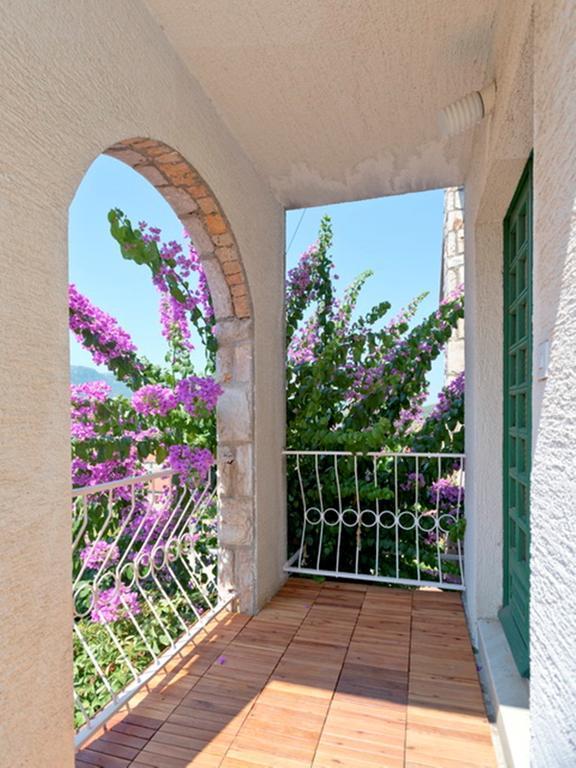 Villa Tota Glamur เยลซา ภายนอก รูปภาพ